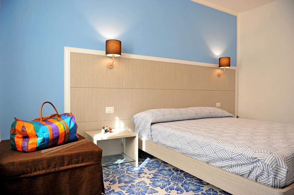 Il Leone Di Mare Hotel Procida Room photo