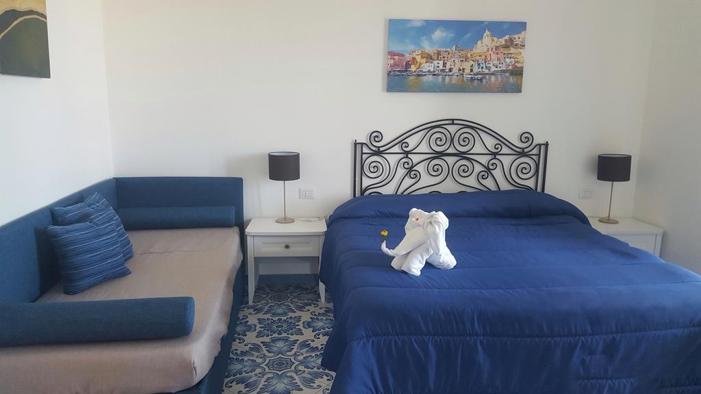 Il Leone Di Mare Hotel Procida Exterior photo